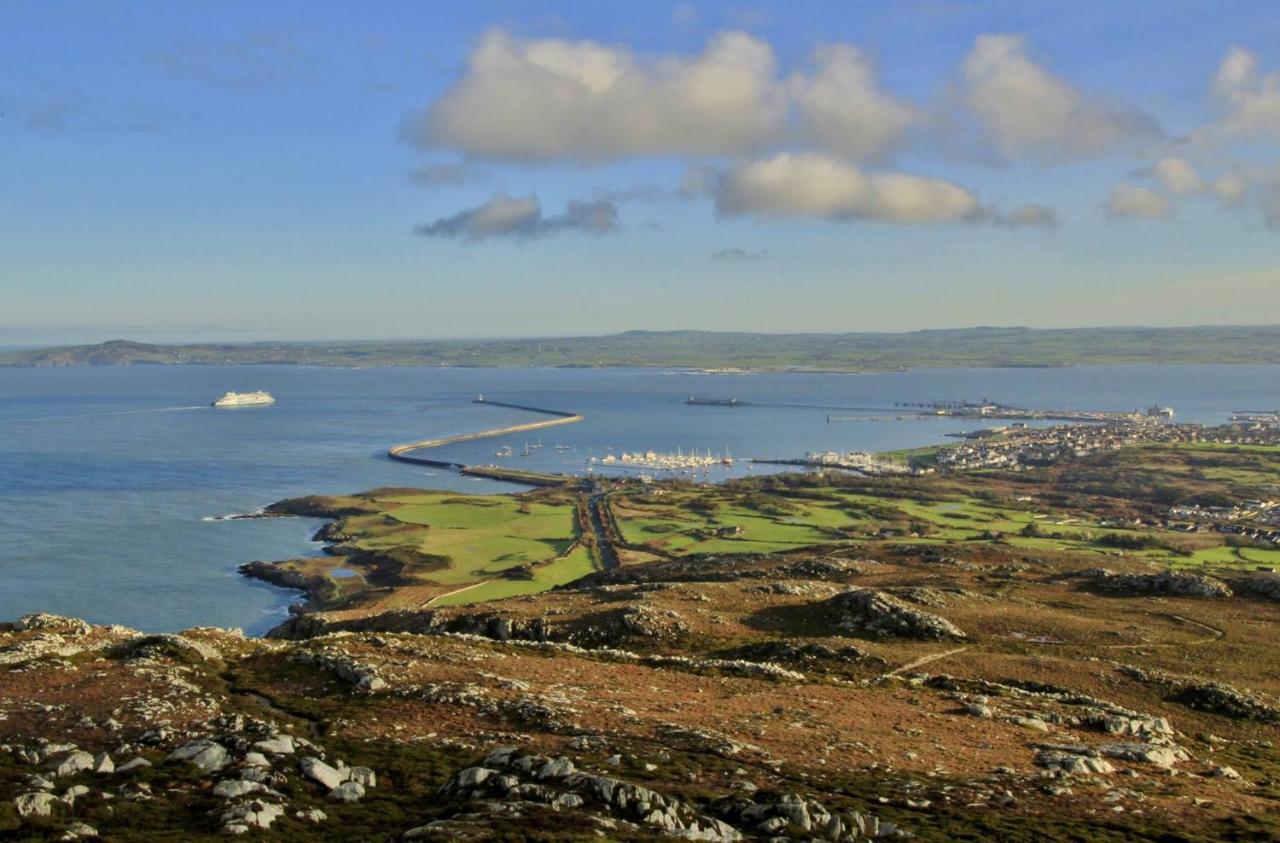 Ynys Lawd, Holyhead Marina Apartment ภายนอก รูปภาพ